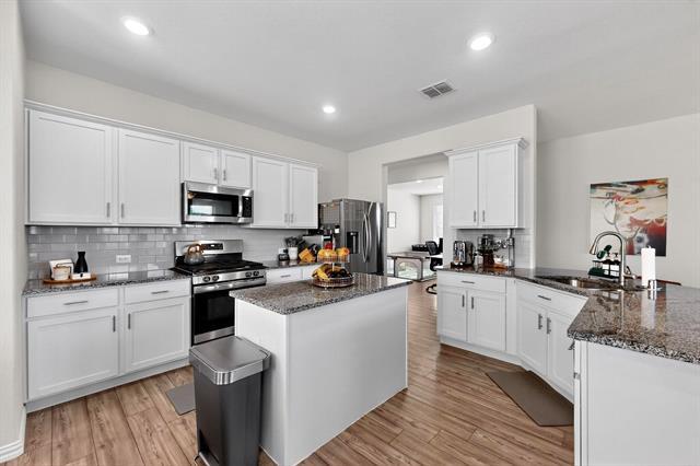 Building Photo - 809 Lauren Grove Ln