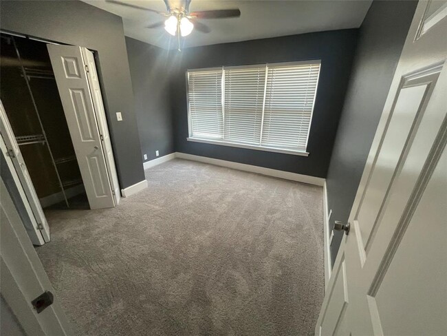 Building Photo - 1122 N Zang Blvd
