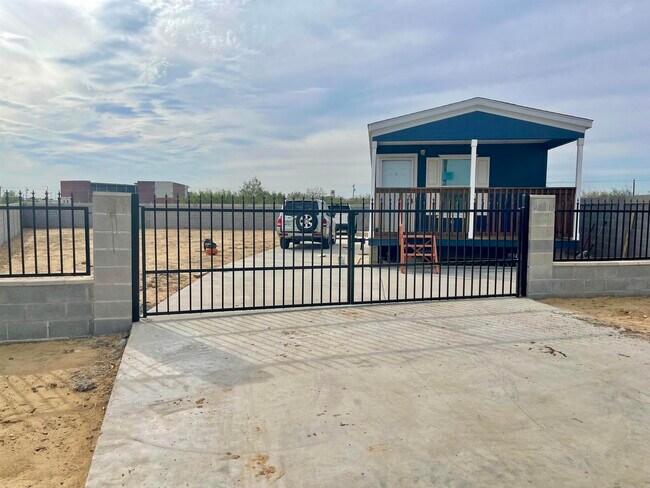 Primary Photo - 4201 Santa Maria Ave