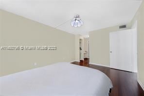 Building Photo - 1 br, 2 bath Condo - West Bay Gardens