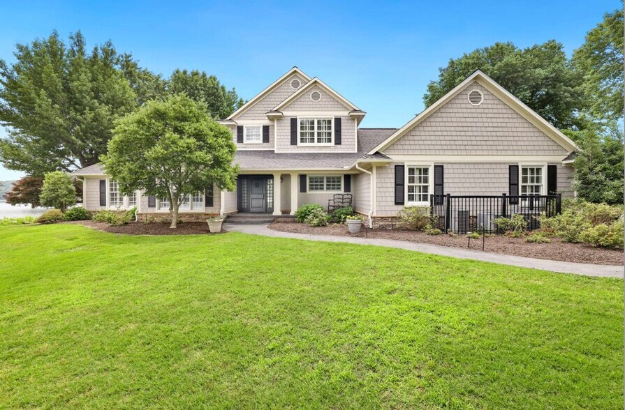 Building Photo - 18436 Ponderosa Dr