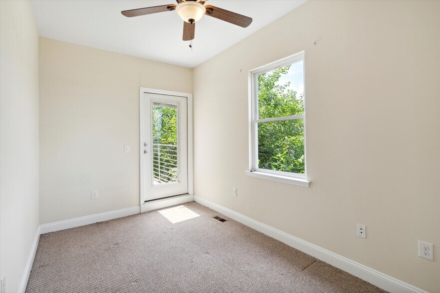 Building Photo - 1832 W Montgomery Ave