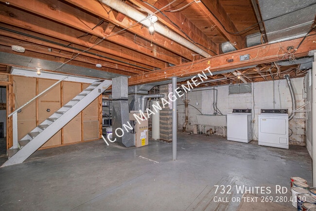 Building Photo - 732 Whites Rd