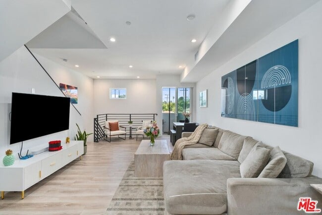 Building Photo - 4912 S Centinela Ave