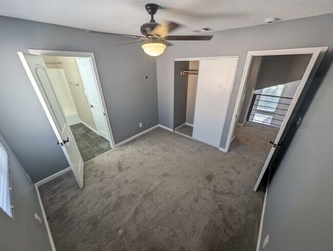 Building Photo - 9509 Lazy River Dr