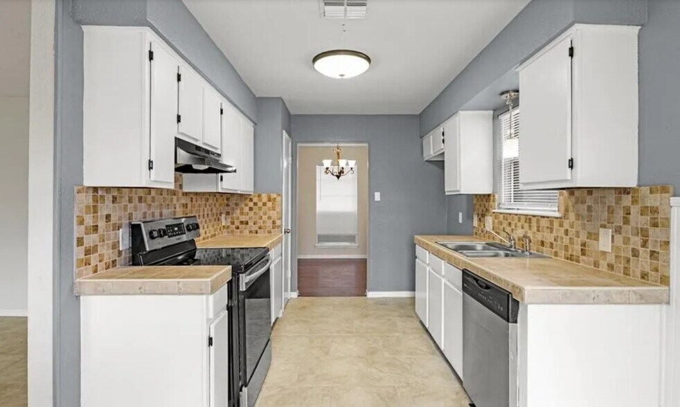 Building Photo - 7013 Powderhorn Ct