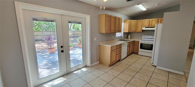Building Photo - 3214 W Van Buren Dr