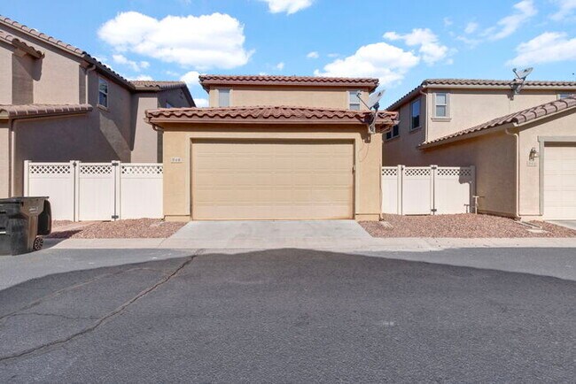 Building Photo - 946 S Hawk Ln