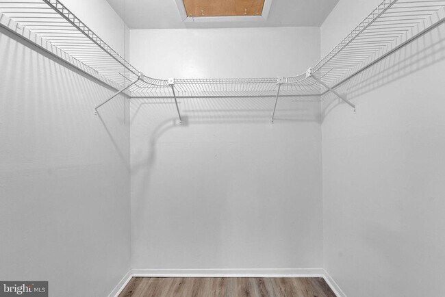 Building Photo - 40 Rittenhouse Dr