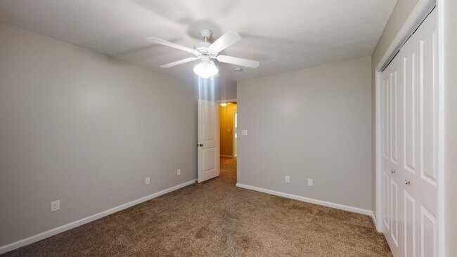 Building Photo - 4004 Ellington Dr