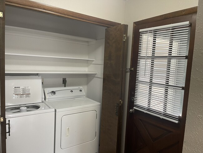 private Washer Dryer in unit - 3450 Chapel Ln