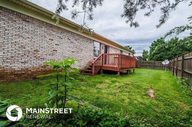 Building Photo - 9901 Lancewood Rd