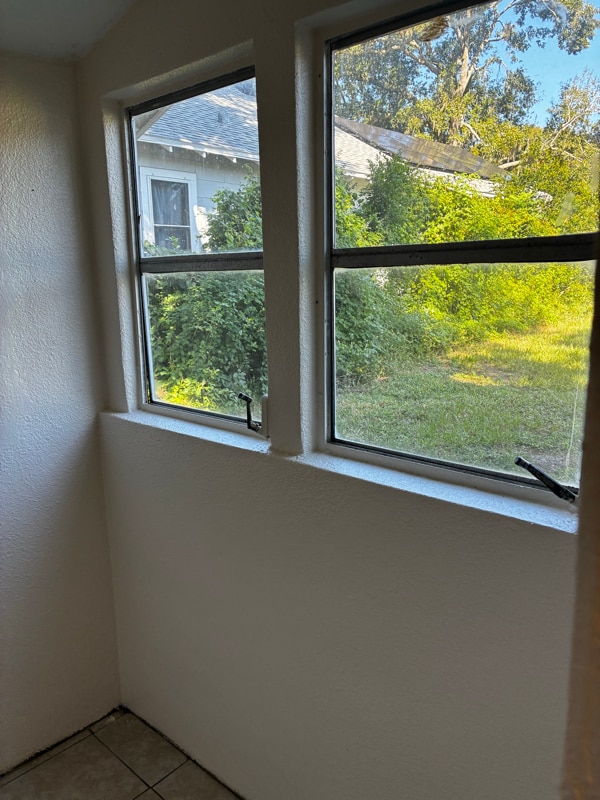 Building Photo - 117 5th St NE