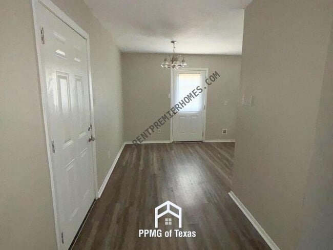 Building Photo - 708 Lehman Dr