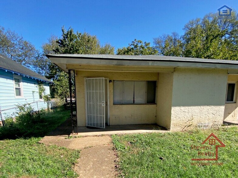 Primary Photo - 3602 Dorris St