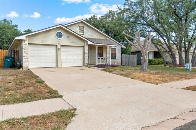 Building Photo - 607 Russet Valley Dr