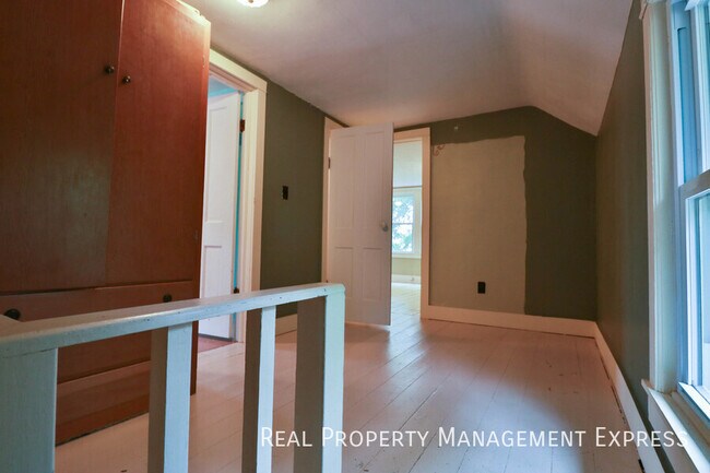 Building Photo - 47704 E 69th St