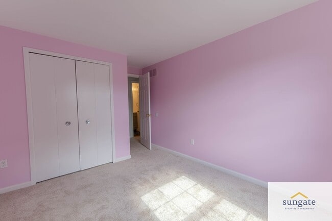 Building Photo - 12 Daria Ct