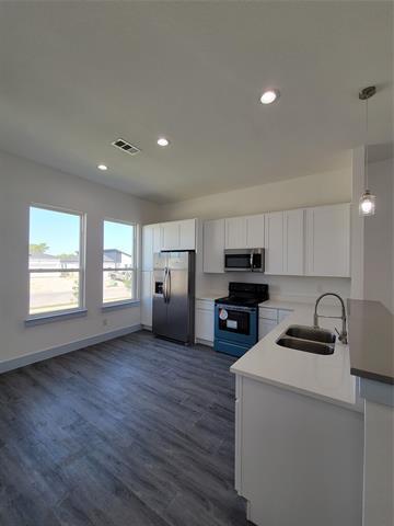 Building Photo - 3336 Noor St