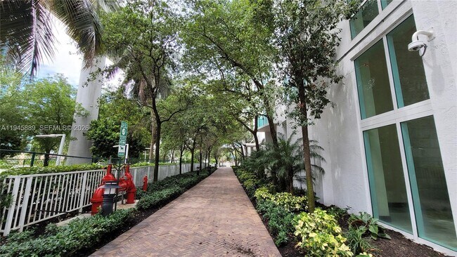 Building Photo - 31 SE 5th St