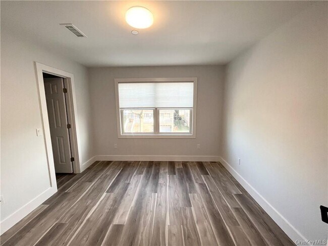 Building Photo - 195 Park Ave