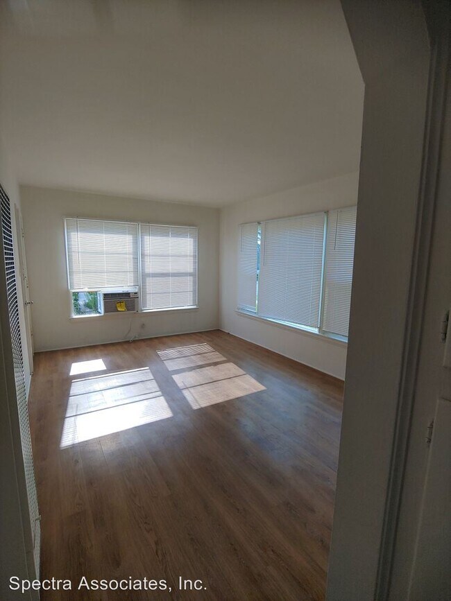 Building Photo - 142-146 S Adams St