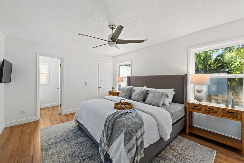 Building Photo - 405 11th St