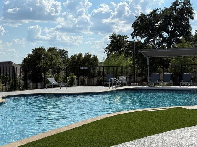 Building Photo - 613 Silent Crk Cv