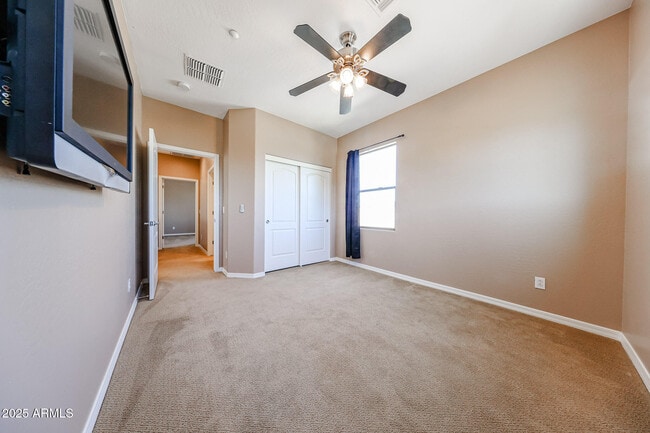 Building Photo - 9121 W Plum Rd