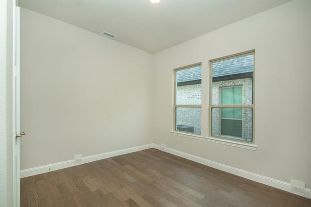 Building Photo - 2223 Clairmount Dr