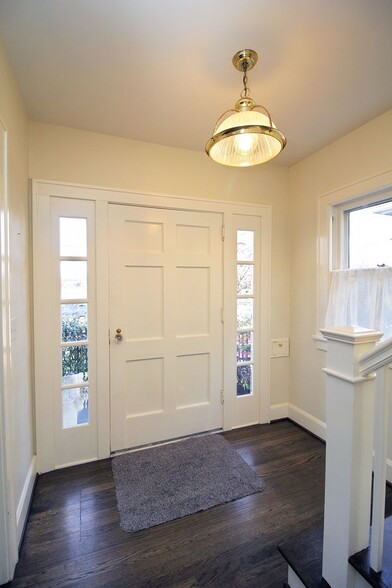 Building Photo - 2241 NE 33rd Ave