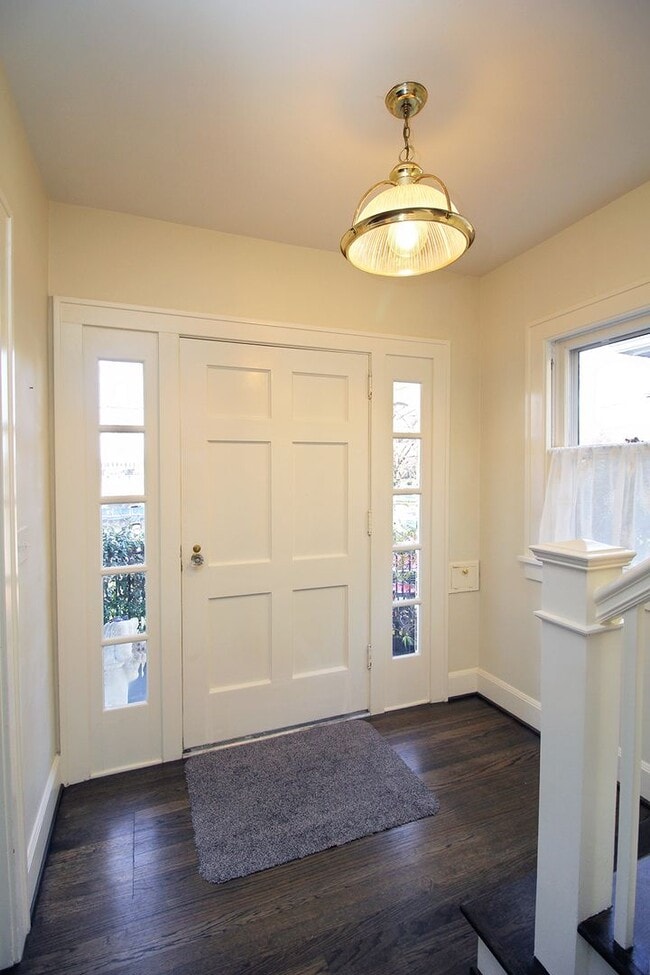 Building Photo - 2241 NE 33rd Ave