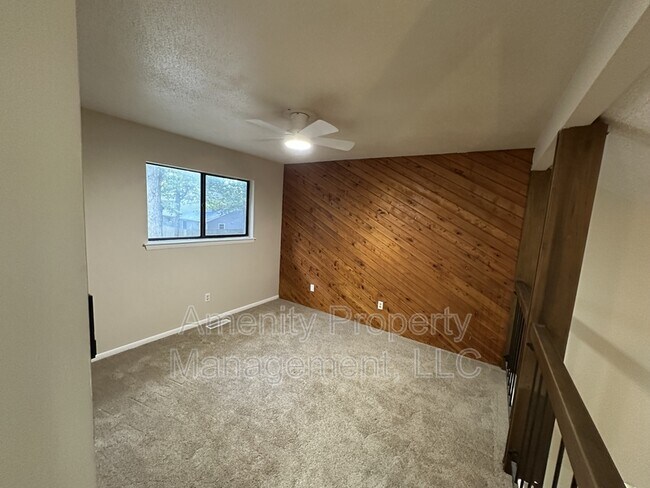 Building Photo - 704 Ninebark Ct