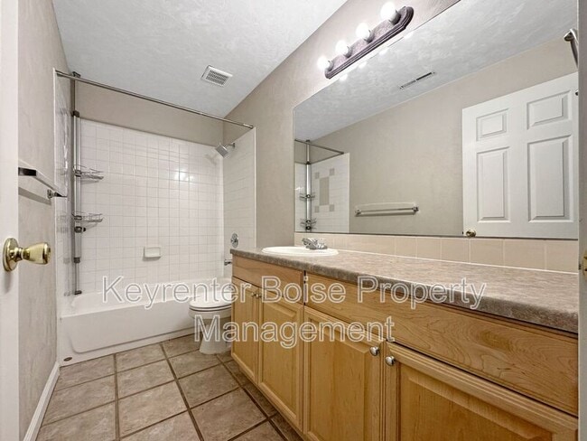 Building Photo - 2035 S Travertine Way