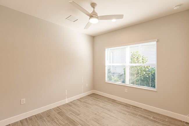 Building Photo - 11651 Solano Dr