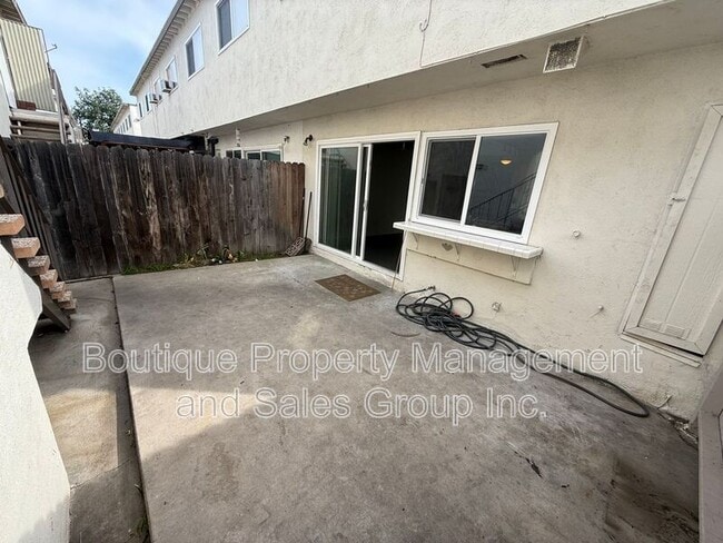 Building Photo - 11086 El Amarillo Ave