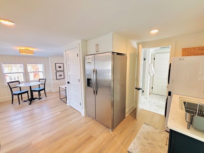 Building Photo - 7713 Knoll St