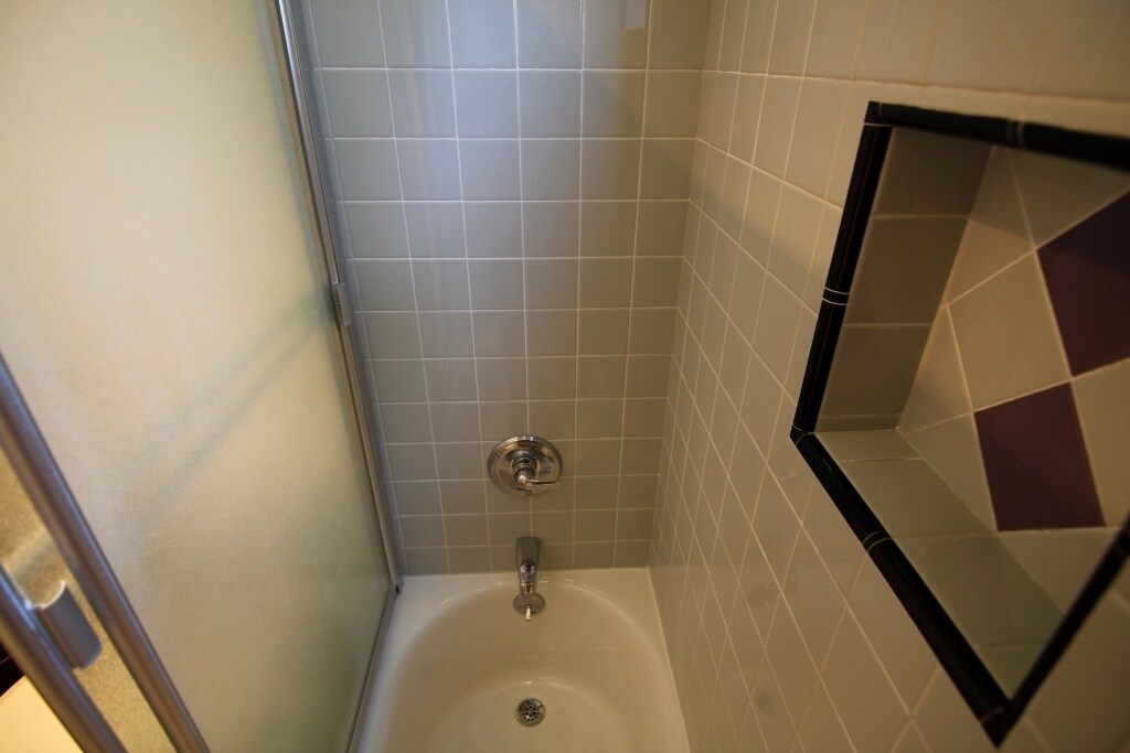 Building Photo - 600 N Sweetzer Ave