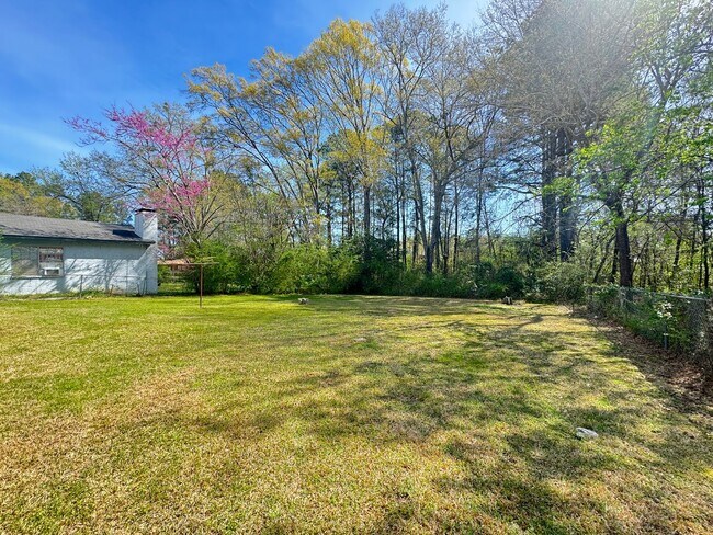 Building Photo - 3 Bed, 2 Bath Home in Grambling!
