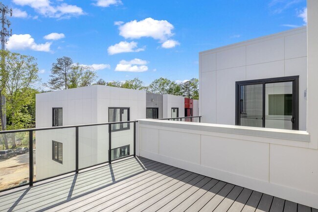 Building Photo - Luxury 3 Bed Townhome in Durham RTP