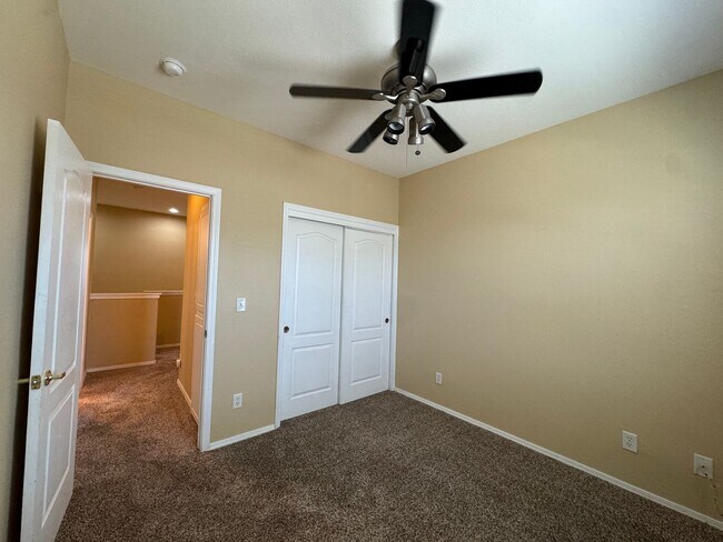 Building Photo - 747 W Siena Ln