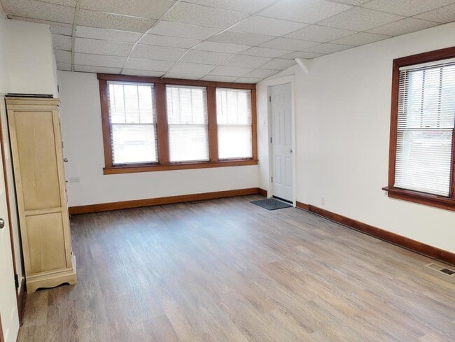 Building Photo - 117 Woodland Dr