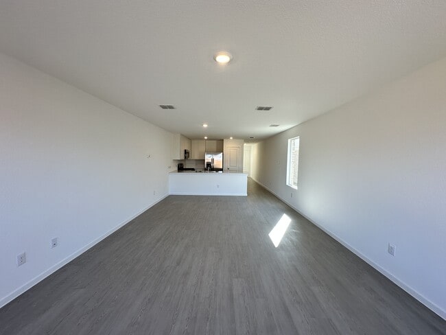 Building Photo - 1613 Elliott Rd