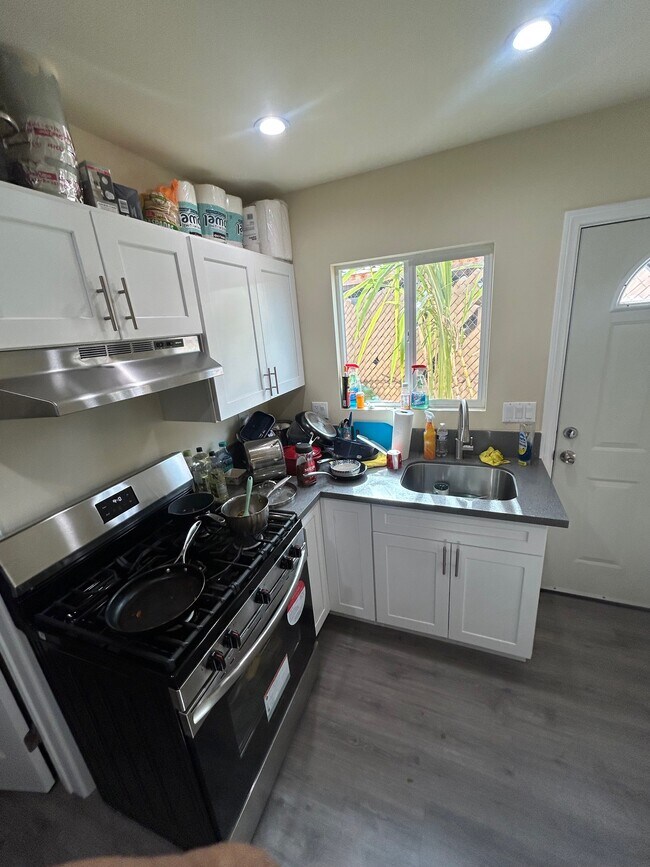 Building Photo - 7446 Tampa Ave