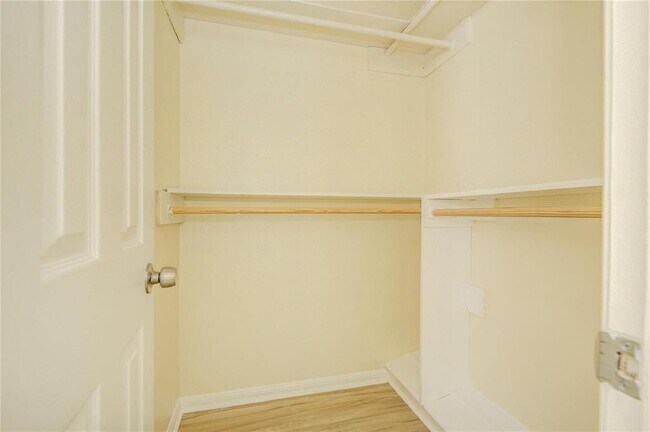 Building Photo - 112 Birch St