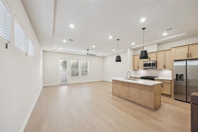 Building Photo - 24403 Colonial Willow Dr