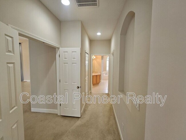Building Photo - 16023 Ivy Lake Dr