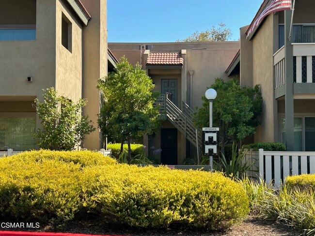 Primary Photo - 245 Oak Leaf Dr