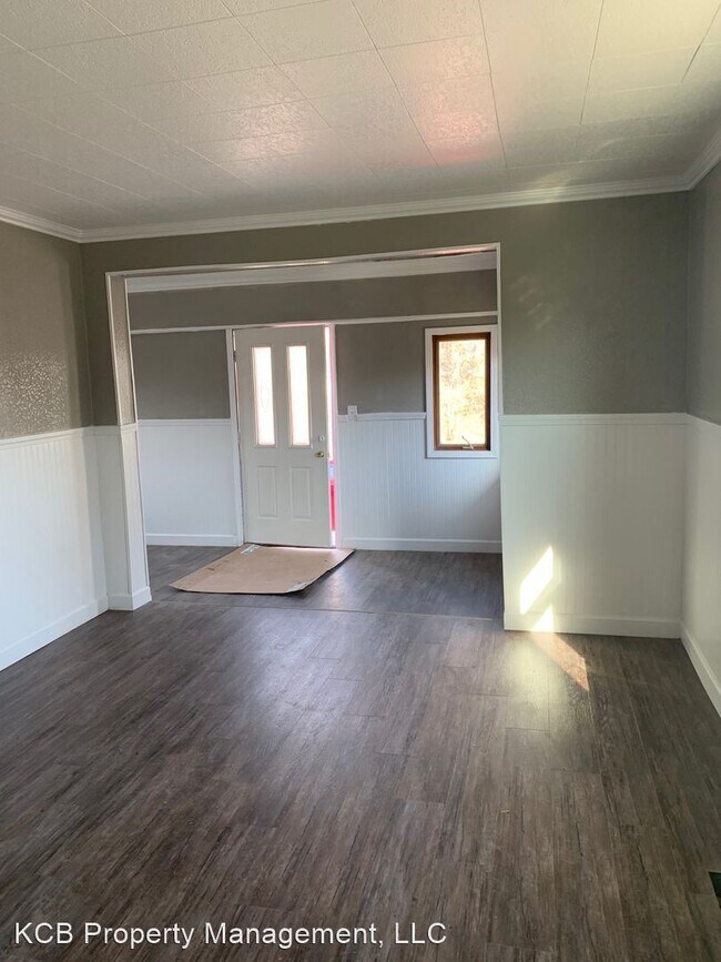 Building Photo - 3 br, 1 bath House - 511 West Chestnut Street
