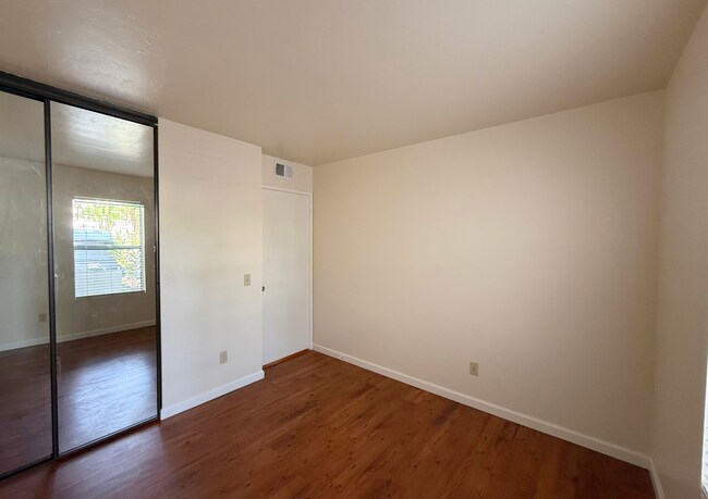 Building Photo - 9392 Twin Trails Dr